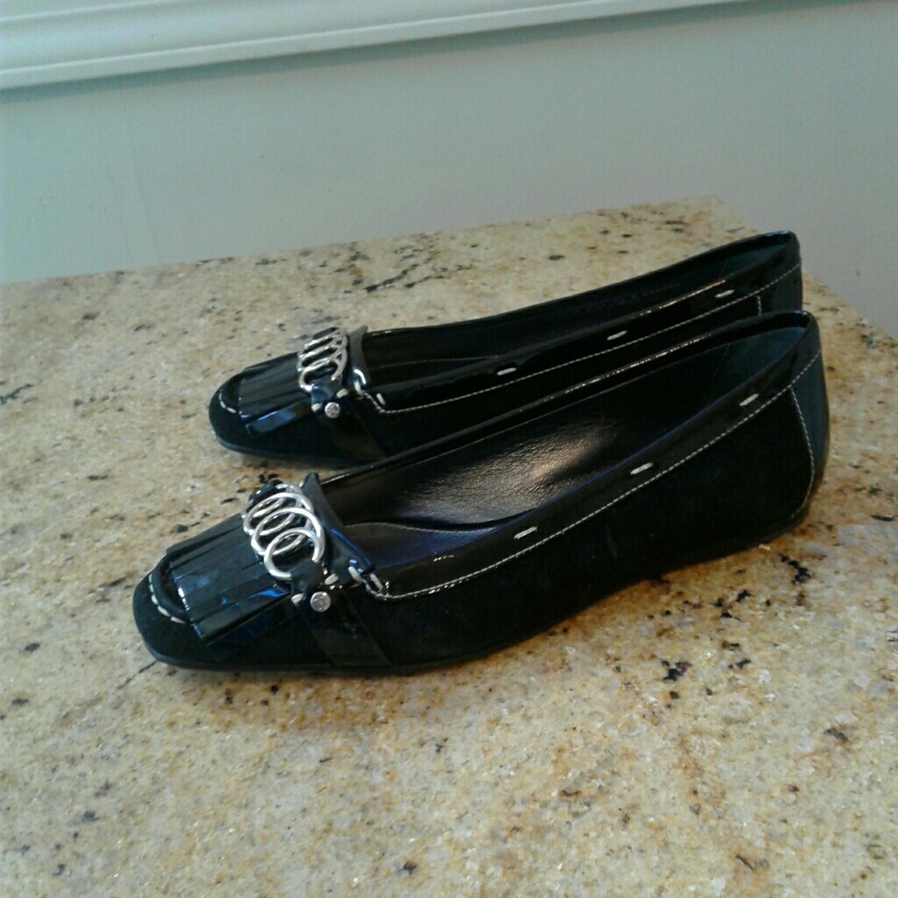 Shoes - Picture 4 of 7